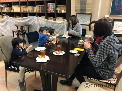 ドリンクを飲みながら交流の時間